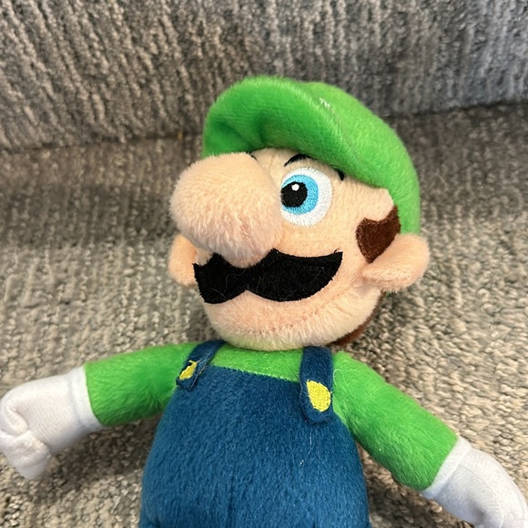 Super Mario Bros Nintendo Luigi Plush Plushie - Picture 4 of 6